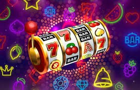 Slots Reels — အရောင်တောက်ပသော Slot Machine Symbols နှင့် Bonus Round မြင်ကွင်း